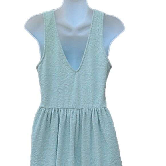 Everly Mint Green Textured Sleeveless Dress - Picture 7 of 9